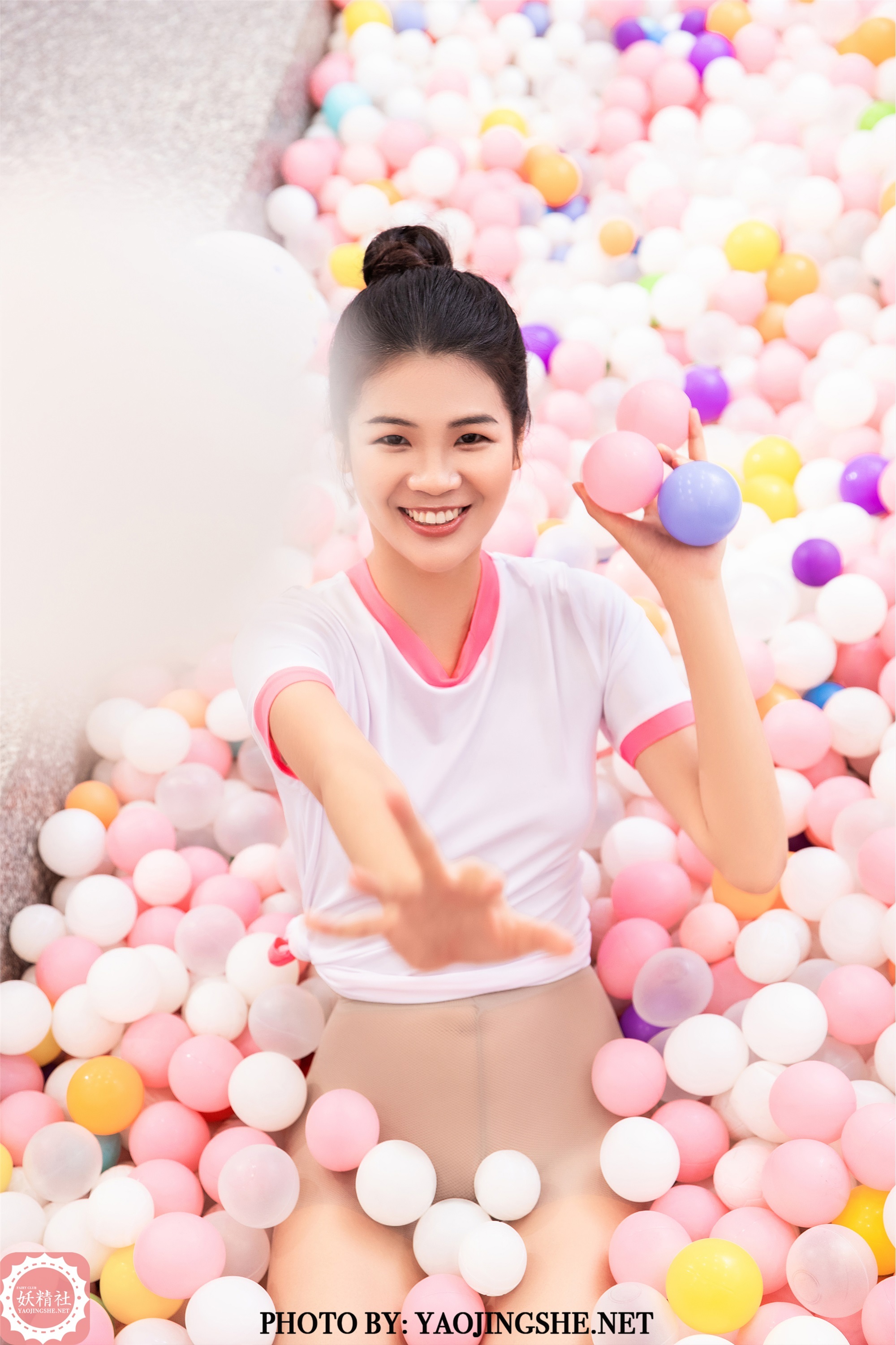 YaoJingShe 妖精社  V2007《珍珍-彩球浴室》